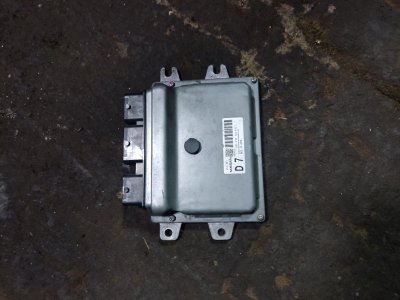 Блок управления двигателем Nissan Serena