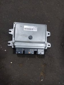 Блок управления двигателем Nissan Serena