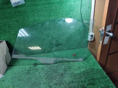 Стекло двери Mazda Premacy 2000 CP