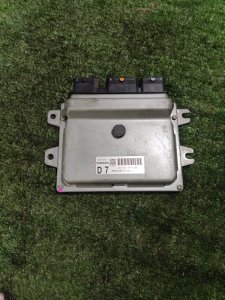 Блок управления двигателем Nissan Serena C25