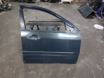Дверь передняя правая Ford Focus 2005 1