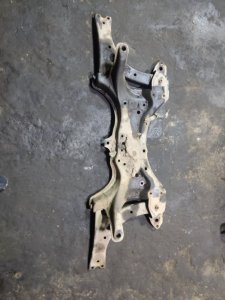 Подрамник Geely Emgrand EC7 2014 FE-1