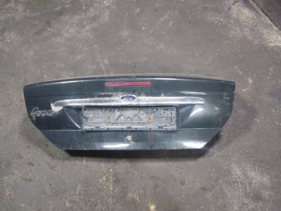 Крышка багажника Ford Focus 2005 1
