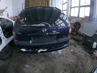 В разборе Opel Vectra В