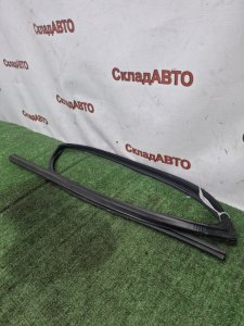 Уплотнитель стекла двери Toyota Camry 2008 ACV40