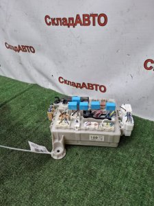 Блок предохранителей салонный Toyota Estima 2003 ACR40W