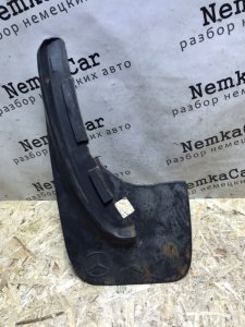 Брызговик Mercedes W124 1993 E320