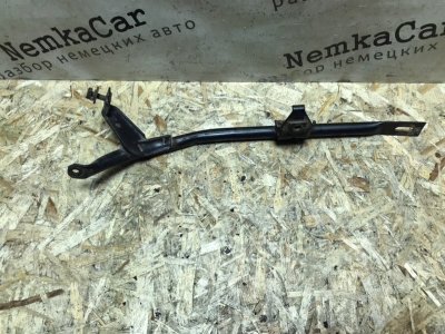Кронштейн звукового сигнала Mercedes W124 1987