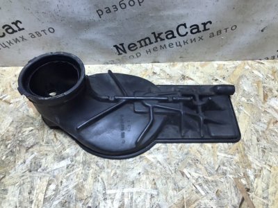 Корпус помпы Mercedes S-Klass 1987 W126