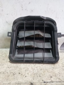 Решетка вентиляционная Audi A4 2011 B8