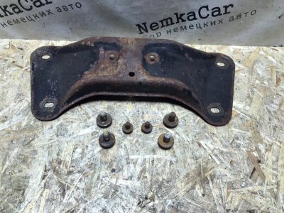 Кронштейн КПП Mercedes W124 1993 E320