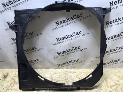 Диффузор радиатора Mercedes W124 1994 Седан