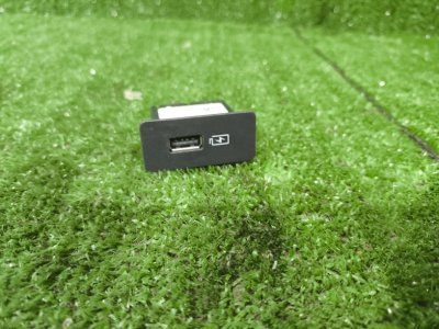 Блок USB Geely Coolray 2023 SХ11