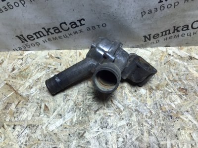 Корпус термостата Mercedes w123 1985 Седан