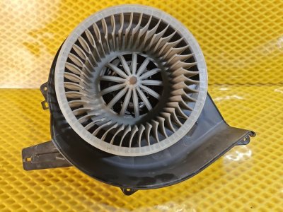 Моторчик отопителя SKODA Fabia 5J2