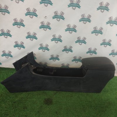 Подлокотник Mazda 3BK седан