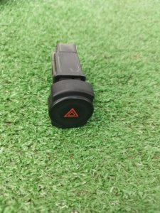 Кнопка аварийной сигнализации NISSАN Almera 2014 G15