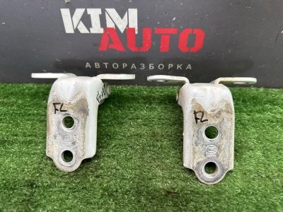 Петли двери Kia Cerato 2 2011 TD