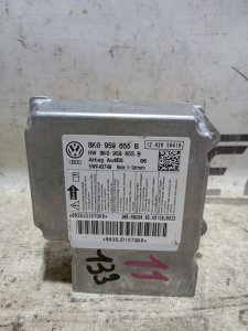Блок управления подушками безопасности Audi A4 2008 B8