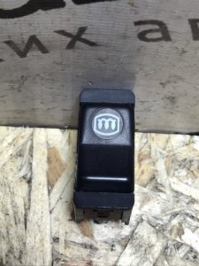 Кнопка обогрева стекла Mercedes w123 1980 Седан