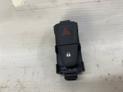 Кнопка аварийной сигнализации Renault Logan 2020 L8