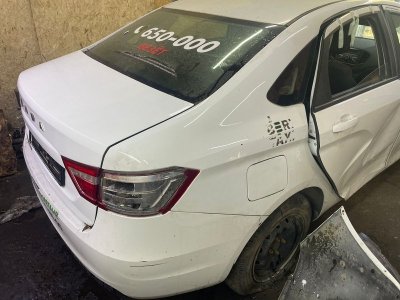 Крыло Lada Vesta 2019