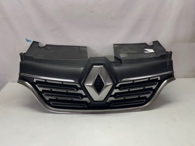 Решетка радиатора Renault Logan 2020