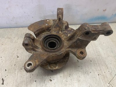 Кулак поворотный Mazda Premacy 1999 CP