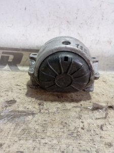 Подушка двигателя Audi Q5 2010 8R