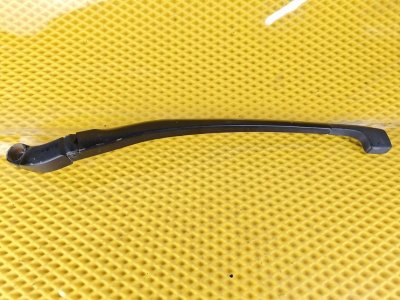 Поводок стеклоочистителя Porsche Cayenne 2008 957
