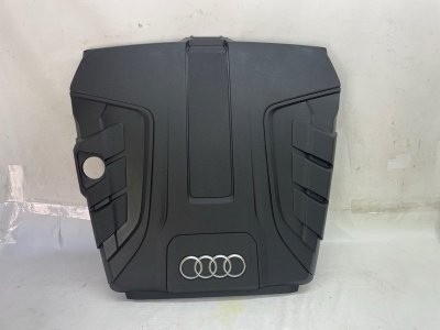 Декоративная крышка двигателя Audi Q8 2021