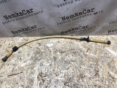 Трубка вакуумная Mercedes w123 1985 Седан