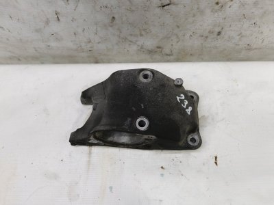 Кронштейн двигателя Mercedes CLA - Class 2015 CLA 180