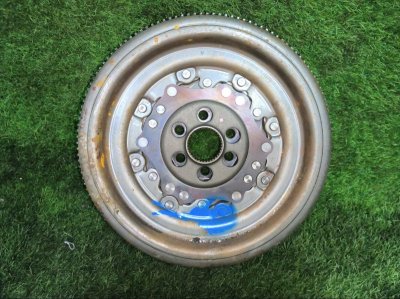 Маховик Volkswagen Touran