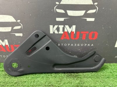 Кронштейн переднего подрамника Ford focus 3 2012 CB8