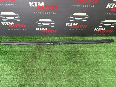 Уплотнитель капота Kia Ceed 2 2012 JD