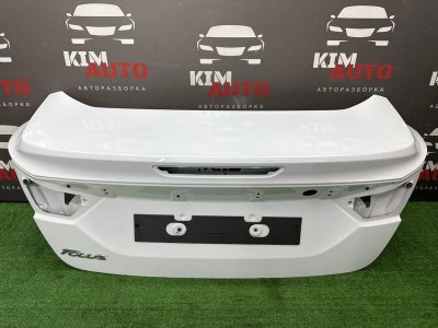 Крышка багажника Ford focus 3 2012 CB8