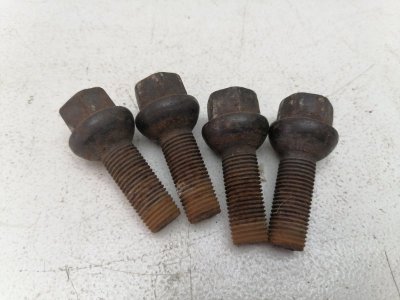 Болт колесный Volkswagen Transporter T4