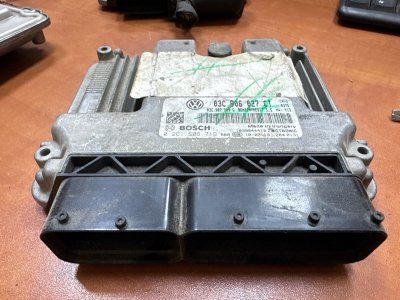 Блок управления двс VOLKSWAGEN Golf