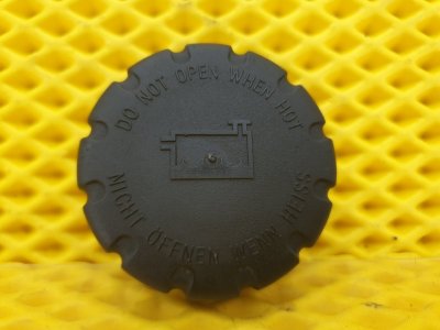 Крышка расширительного бачка Mercedes-Benz S-Class W221