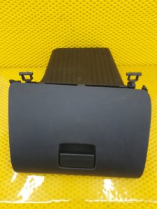 Бардачок Ford Focus 2006 2