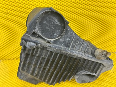 Корпус воздушного фильтра Volkswagen Touareg 2003 7L6