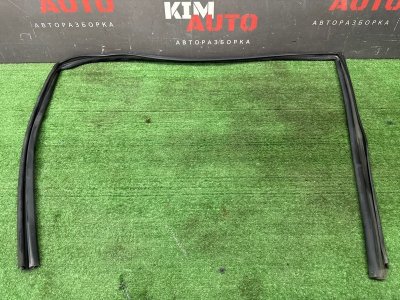 Уплотнитель стекла направляющий Nissan Murano 2008 Z51