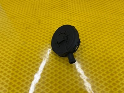 Клапан вентиляции картерных газов Volkswagen Touareg 2003 7L6