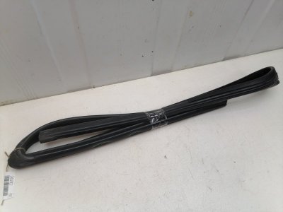Уплотнитель стекла двери Fiat Albea