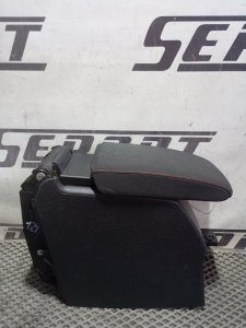 Подлокотник Volkswagen Golf 2011 Mk6