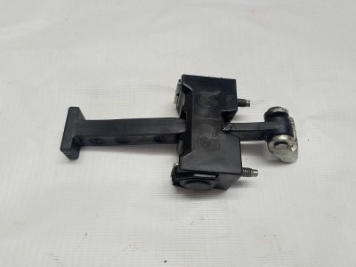 Ограничитель двери lada vesta 2022