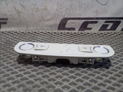 Плафон салона Audi Q7 2010 4L