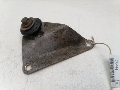 Кронштейн глушителя Audi 80 B3