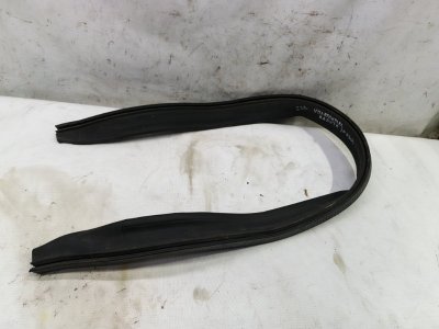 Уплотнитель капота Mercedes CLA - Class 2015 CLA 180